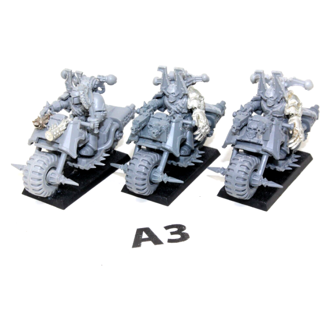 Warhammer Chaos Space Marines Bikers A3