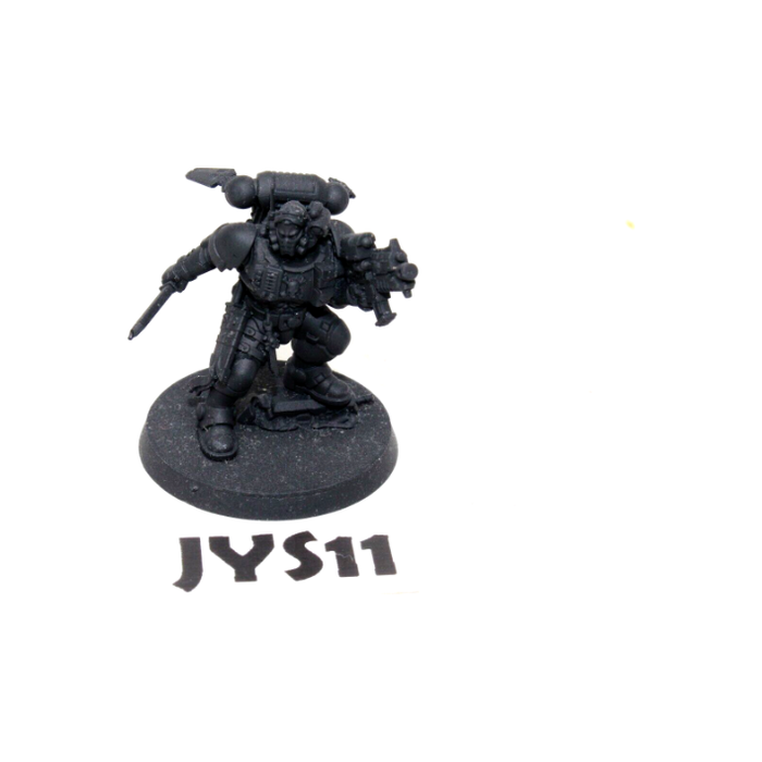 Warhammer Space Marines Lieutenant in Riever Armour JYS11