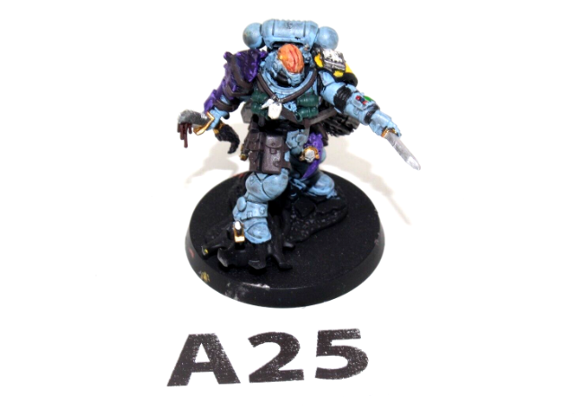 Warhammer Space Marines Lieutenant in Riever Armour A25