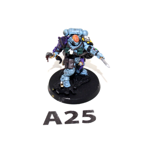 Warhammer Space Marines Lieutenant in Riever Armour A25