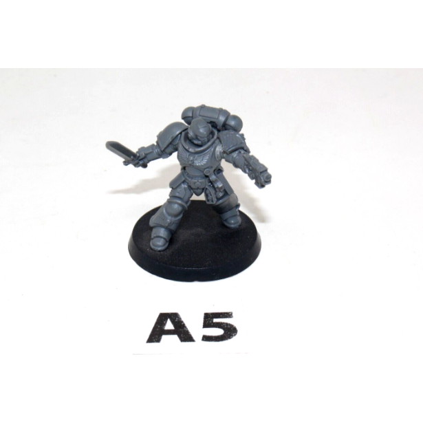 Warhammer Space Marines Primaris Lieutenant A5