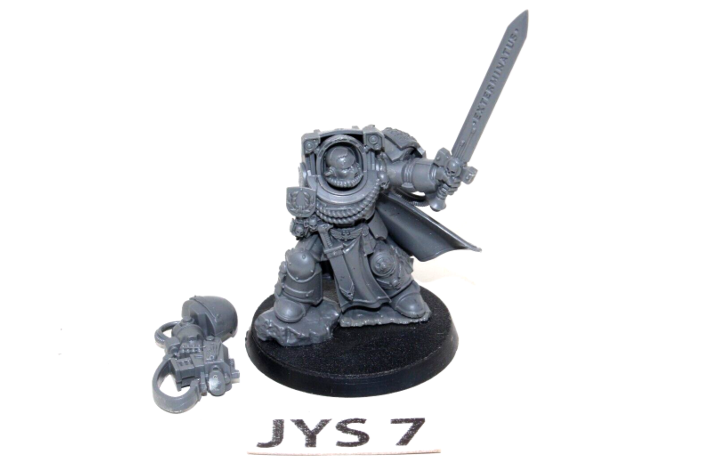 Warhammer Space Marines Captain JYS7