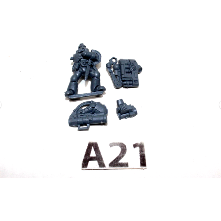 Warhammer Space Marines Space Marine with Rocket Launcher A21 - Tistaminis