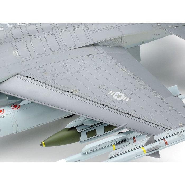 TAM60315 LOCKHEED F-16CJ FIGHTING FALCON (1/32)