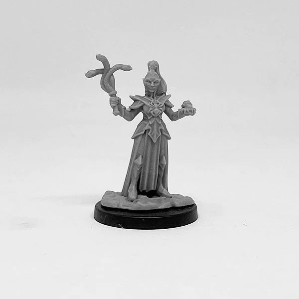 Next Level Miniatures Drow Priestess New - Tistaminis