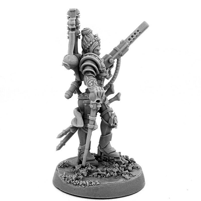 Wargames Exclusive HERESY HUNTER FEMALE INQUISITOR WITH FLAMER New - TISTA MINIS