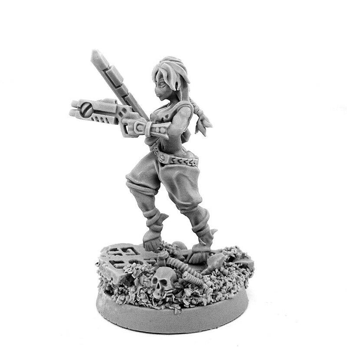 Wargames Exclusive - GREATER GOOD WIDOW OF VENGEANCE WITH SWORD AND GUN New - TISTA MINIS