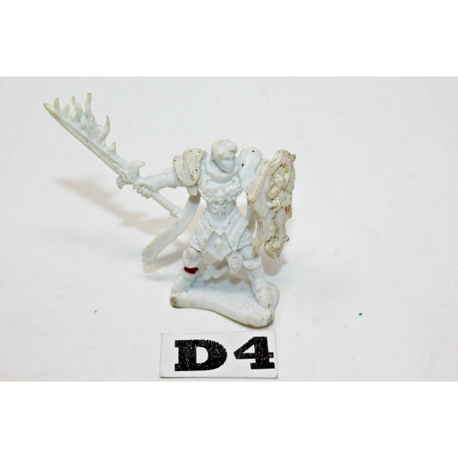 RPG Fantasy Hero Model Miniature - D4 | TISTAMINIS