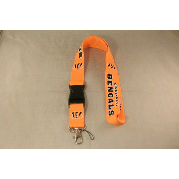 NFL Football Keychain Lanyard Brand New - Multiple Team Options - Tistaminis