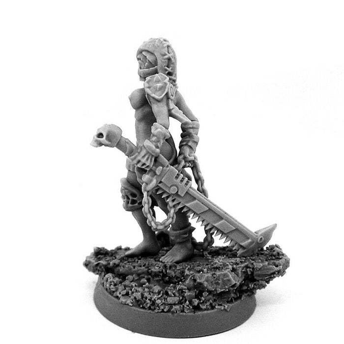 Wargames Exclusive SISTER REPENTIUM WITH CHAINSAW-SWORD New - TISTA MINIS