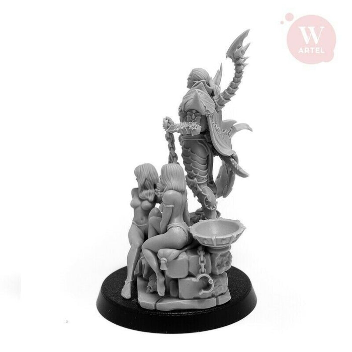 Artel Miniatures - Raidmaster with Female Slaves New - TISTA MINIS