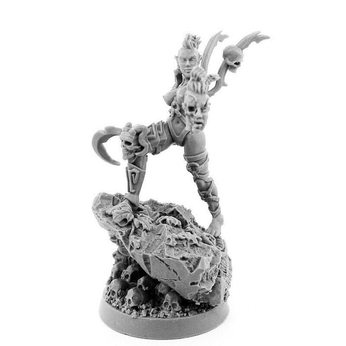 Wargames Exclusive DARK SIDE FEMALE KABALITE CHAMPION New - TISTA MINIS