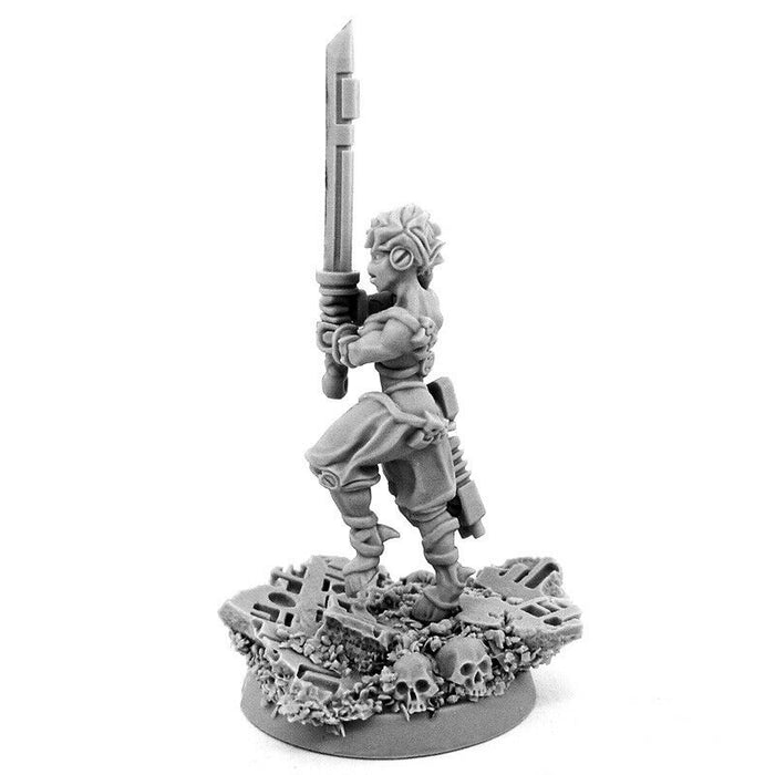 Wargames Exclusive - GREATER GOOD WIDOW OF VENGEANCE WITH SWORD New - TISTA MINIS