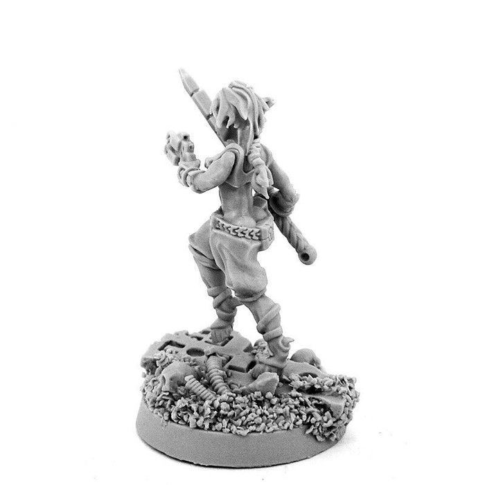 Wargames Exclusive - GREATER GOOD WIDOW OF VENGEANCE WITH SWORD AND GUN New - TISTA MINIS