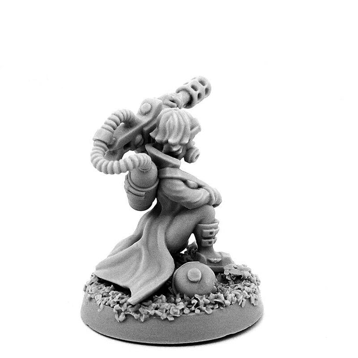 Wargames Exclusive IMPERIAL SOLDIER PIN-UP FEMALE WITH FLAMER New - TISTA MINIS